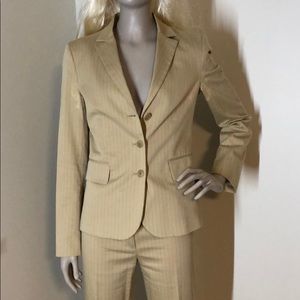 Women’s suit